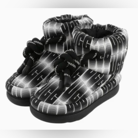 UGG Classic Maxi Wavelength Short Boot 'Black/White Sz 8 - Picture 1 of 10